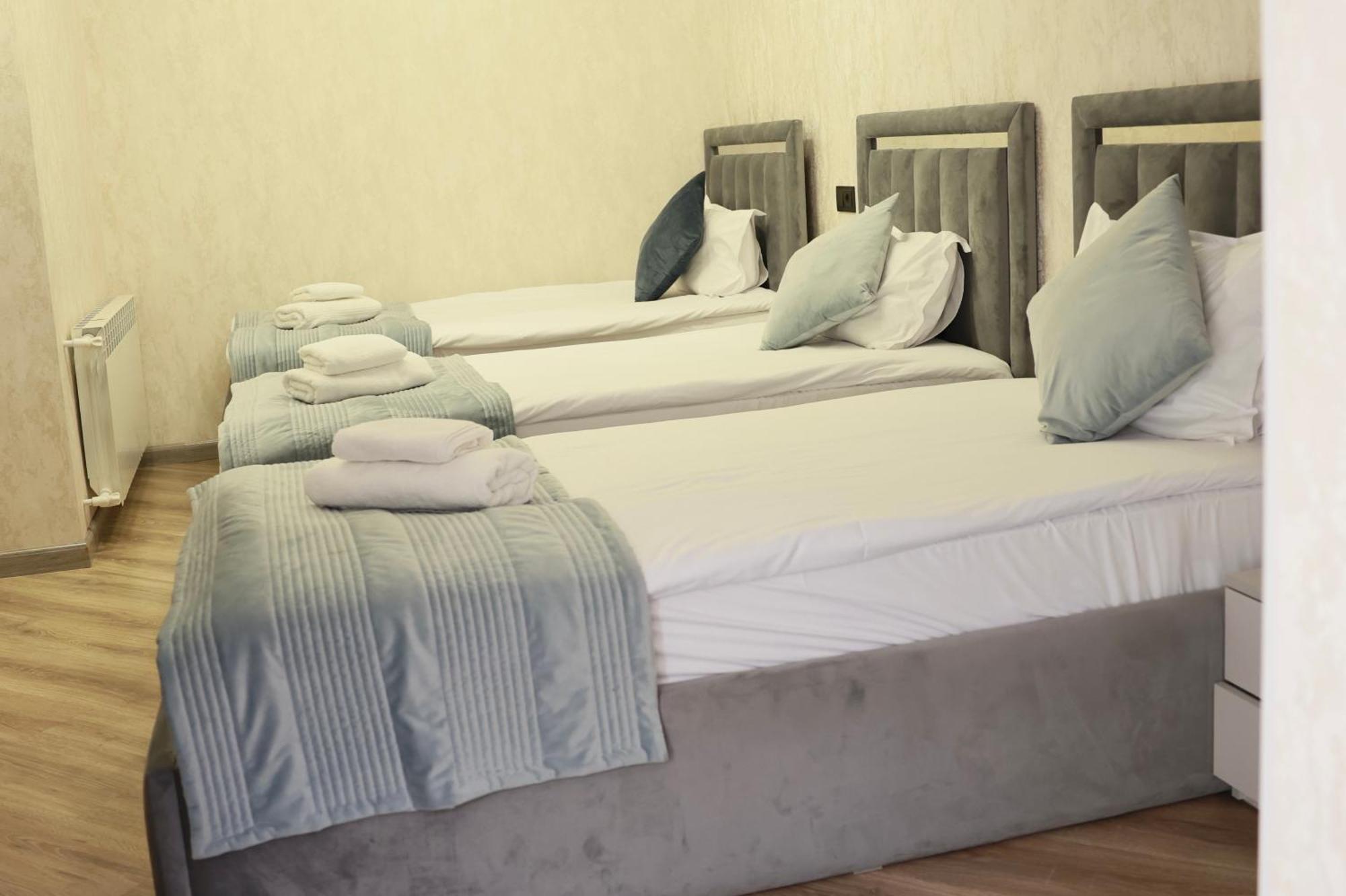 Royal Renaissance Hotel Erivan Oda fotoğraf