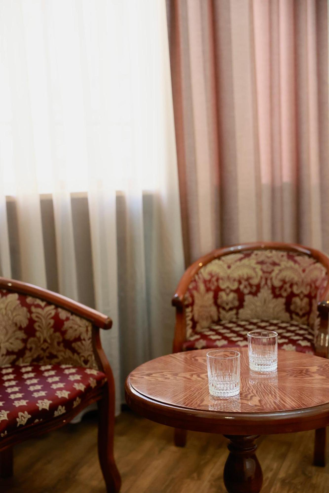Royal Renaissance Hotel Erivan Oda fotoğraf