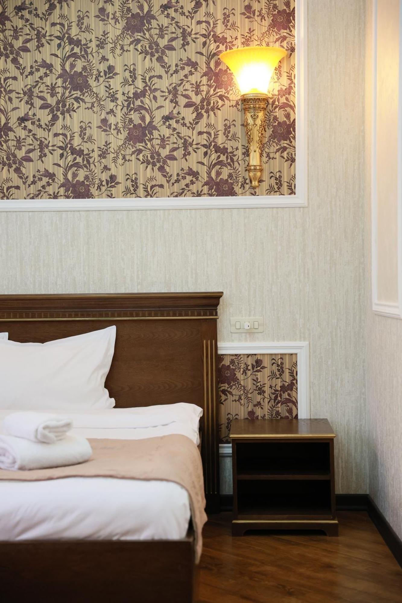Royal Renaissance Hotel Erivan Oda fotoğraf