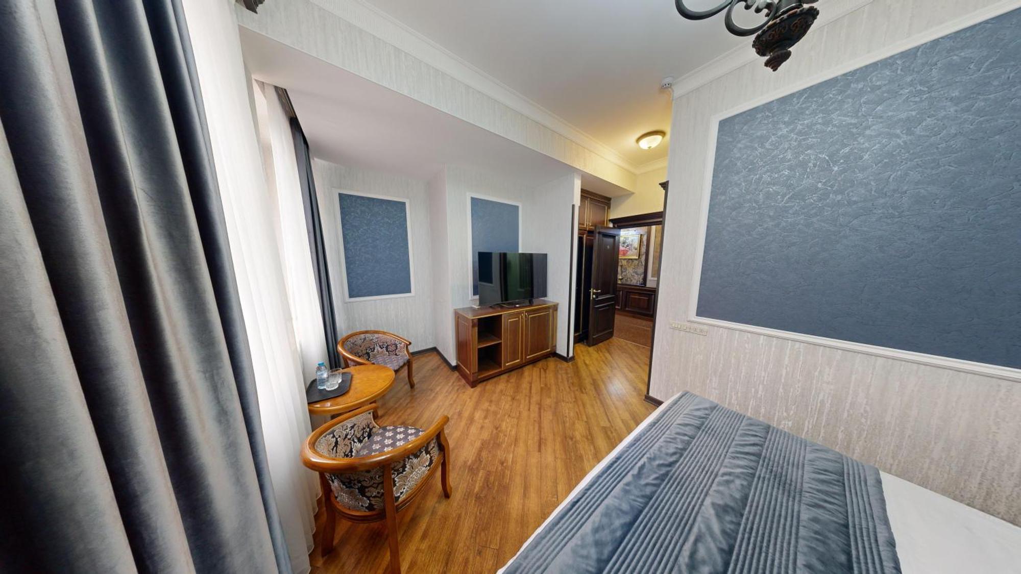 Royal Renaissance Hotel Erivan Oda fotoğraf